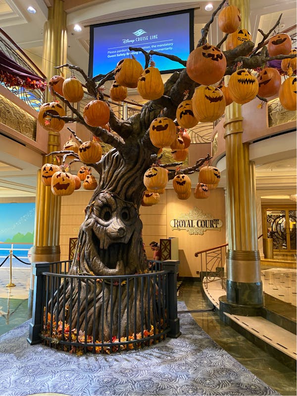 Halloween on The Fantasy! - Disney Fantasy