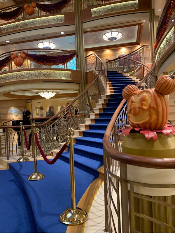 Halloween decor  - Disney Dream