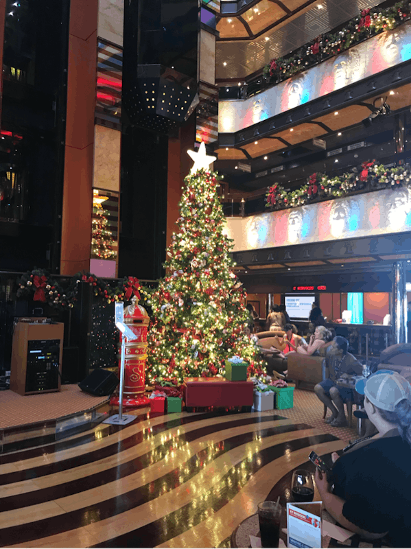 Loved the decorations Dec 2018! - Carnival Valor