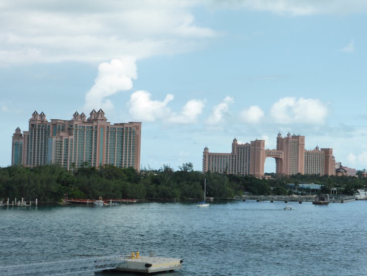 Atlantis Hotel Paradise Island - Carnival Dream