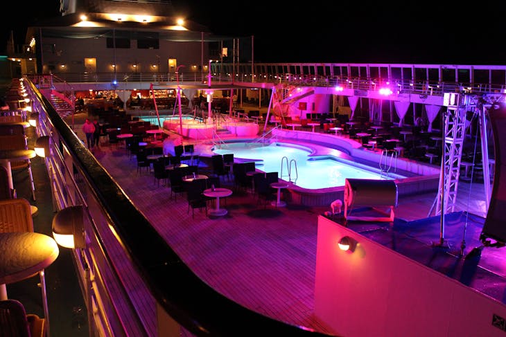 Pool deck and dance floor! - Norwegian Sky