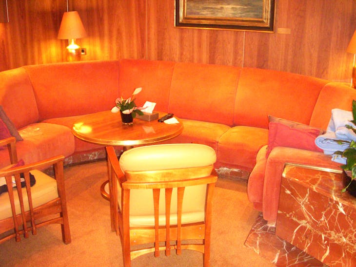 Livingroom in Penthouse Suite, aka Pinnacle Suite, Cabin 7001 - Zaandam
