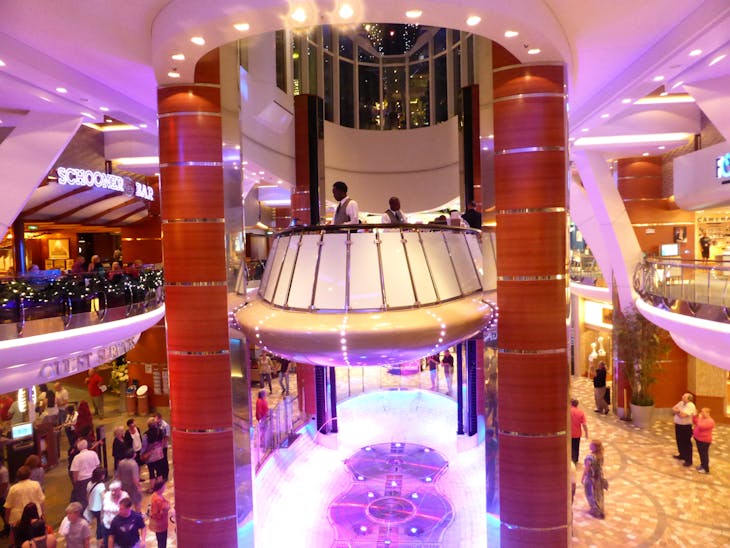 Rising Bar in Operation - Allure of the Seas