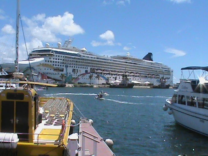 Royal Dock Bermuda - Norwegian Dawn