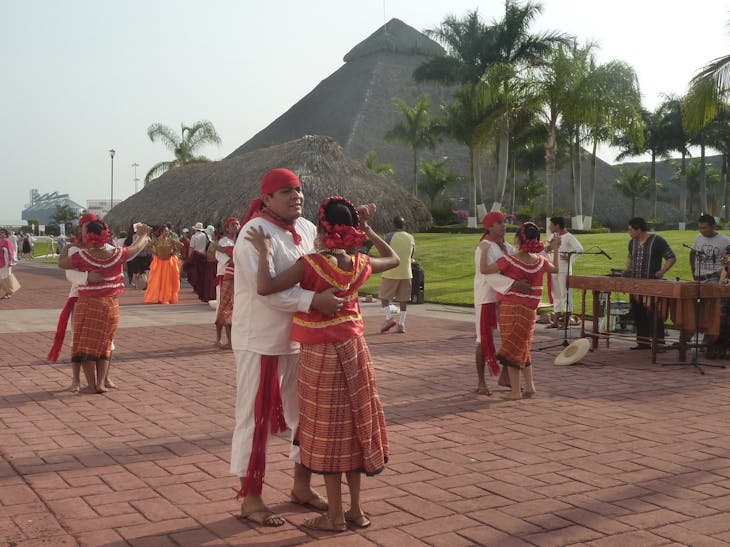 Local dancers at Puerta Chiapas - Norwegian Star