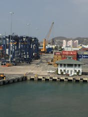 Cartagena port is industrial, nothing to do in immediate area.