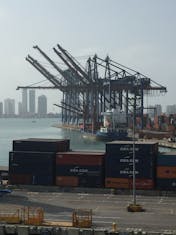 Cartagena port is industrial, nothing to do in immediate area.