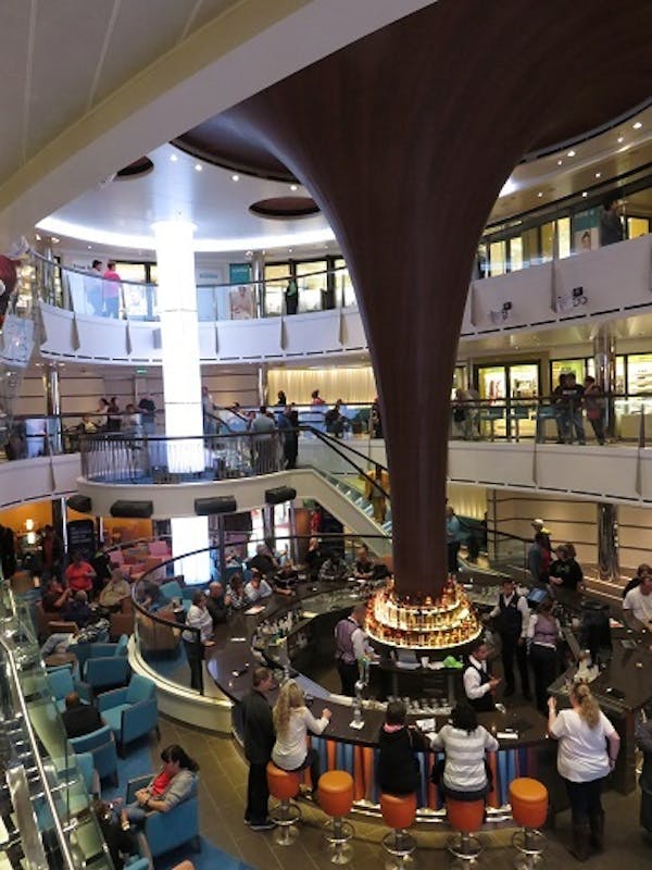 Atrium Centerpiece - Carnival Vista