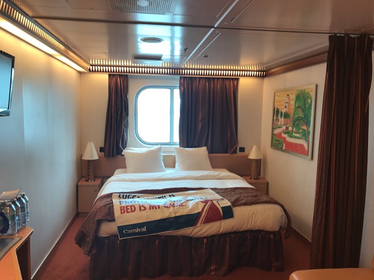 Carnival Dream cabin 1376 - king bed