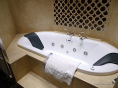 Port Canaveral, Florida - Spa Bath Tub in Suite