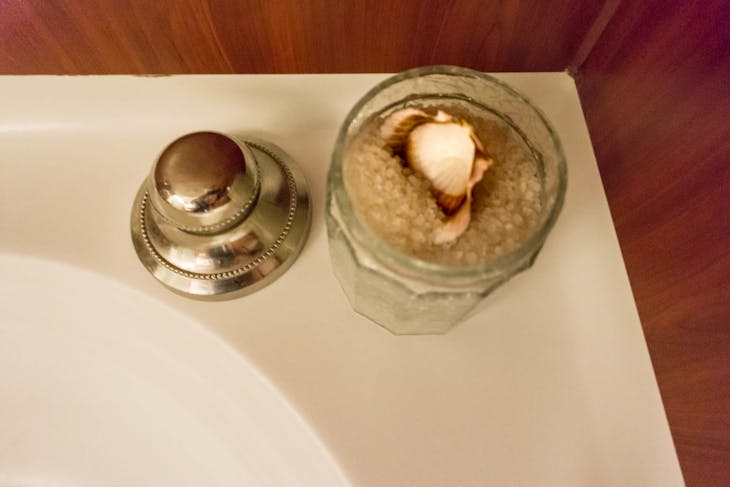 bath salt was a nice touch - Norwegian Pearl
