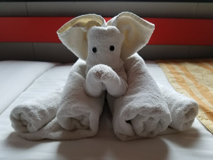 Towel Elephant - Carnival Paradise