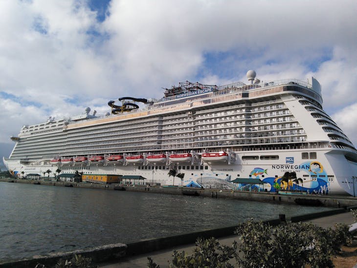 Norwegian Escape, Norwegian Cruise Line - January 28, 2017