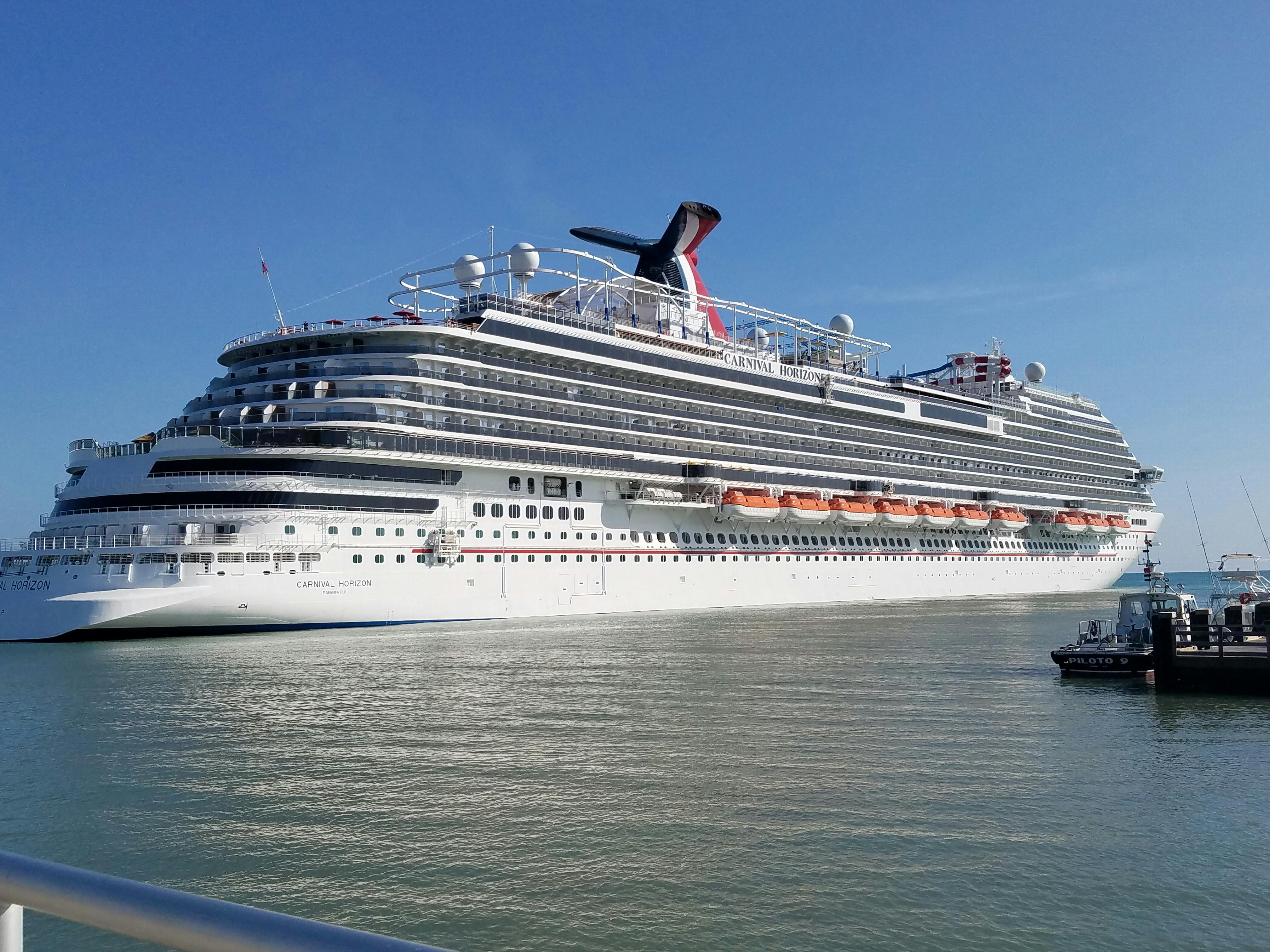 carnival cruise ships reviews