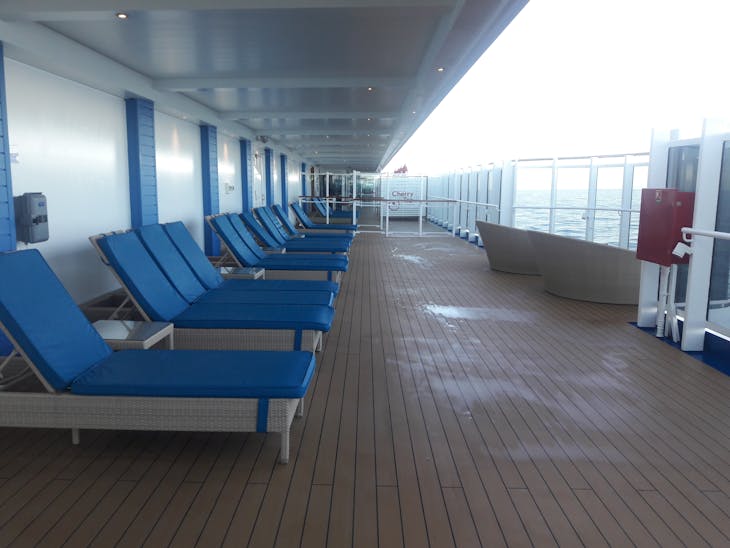Outdoor seating Deck 5 - Carnival Horizon