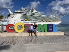 The obligatory Cozumel port photo!