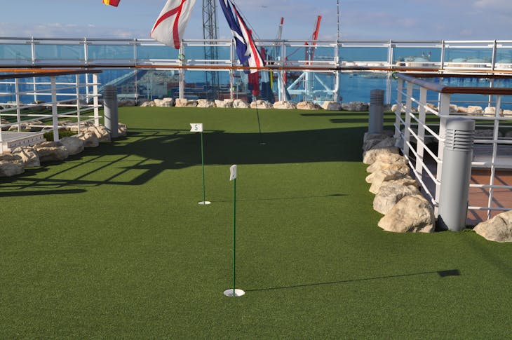 Mini putt on Royal Princess - Royal Princess