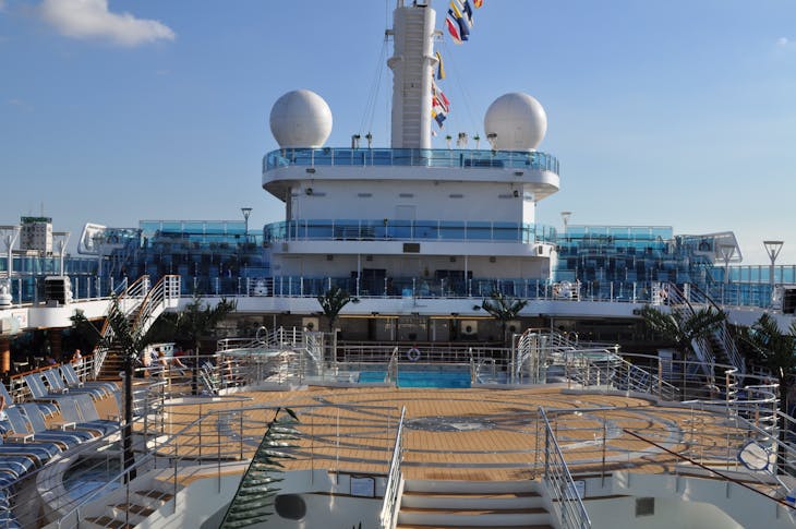 Pool on Royal Princess - Royal Princess