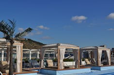 Adult pool on Royal Princess