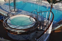 Hot tub on Royal Princess