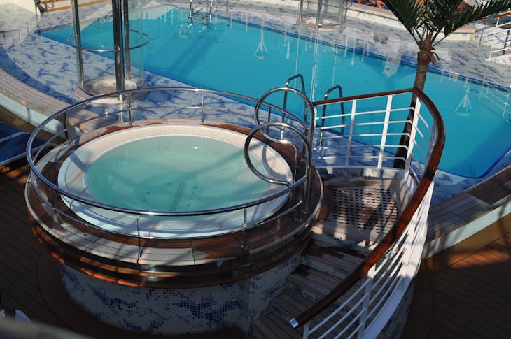 Hot tub on Royal Princess - Royal Princess