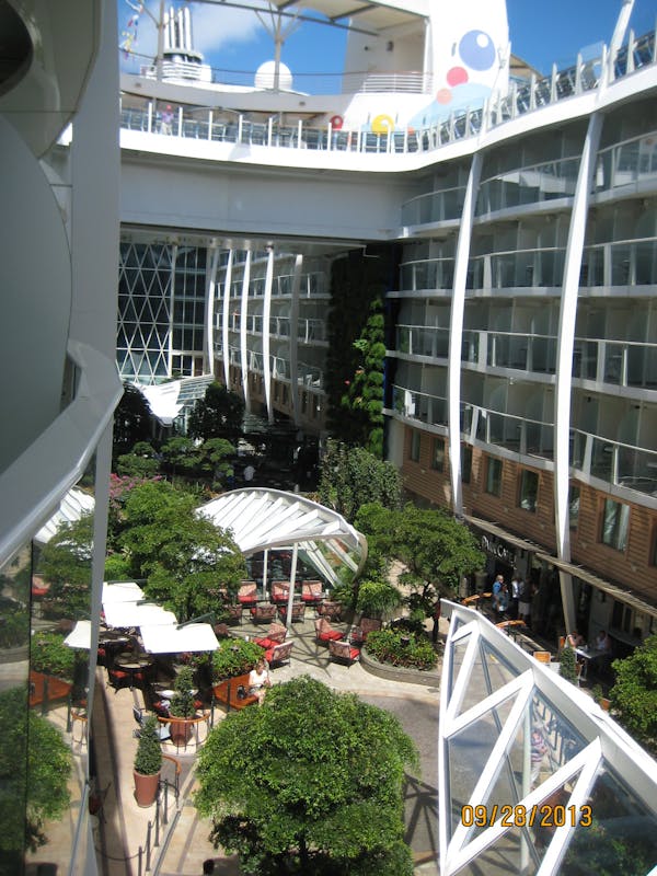 interior view - Oasis of the Seas