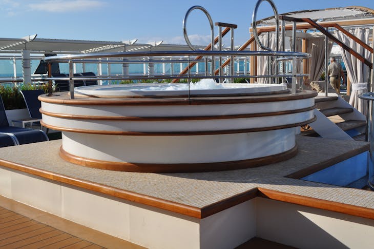 Hot tub on Royal Princess - Royal Princess