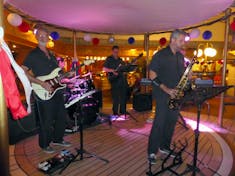 ms Amsterdam Band plays poolside