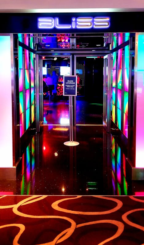 Norwegian Getaway, Entertainment, Bliss Ultra Lounge