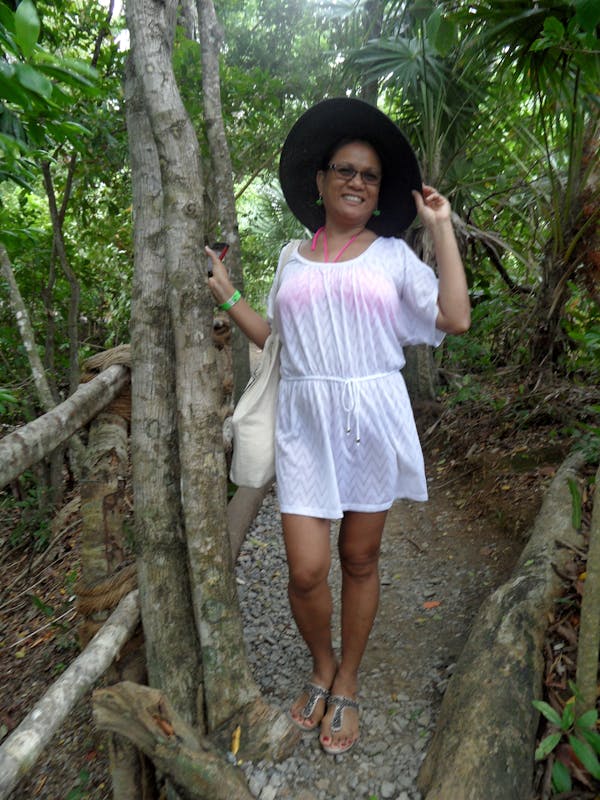 Mahogany Bay, Roatan, Bay Islands, Honduras - on the trail