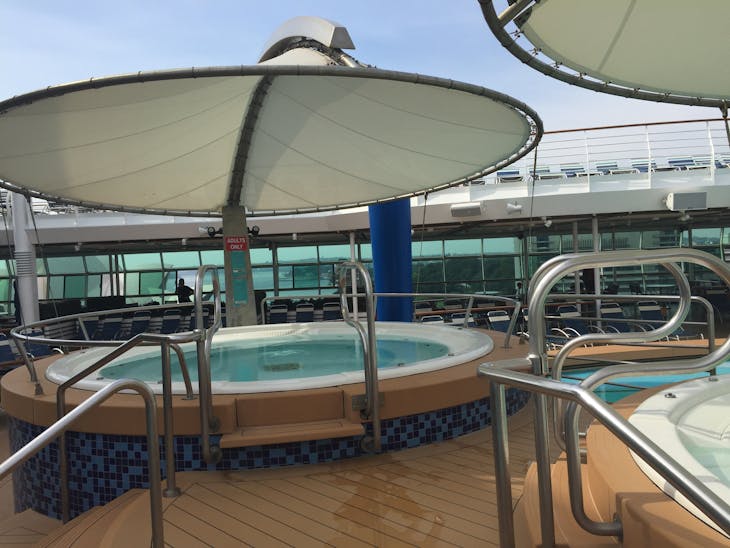 Jacuzzi on Pool Deck - Voyager of the Seas